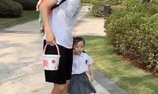 小白长得很像他哥哥